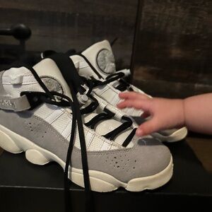 Jordan Kids Sneakers in Gray and White